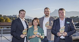 Die vier stolzen Preisträger des umwelt blatt salzburg2023 © LEO/uss