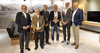 Das Geschäftsführer-Team von VOGLAUER ist stolz auf ihre Auszeichnung mit dem umwelt blatt salzburg2022 - und auf ihre bereits umgesetzten Maßnahmen! © uss_Neumayr